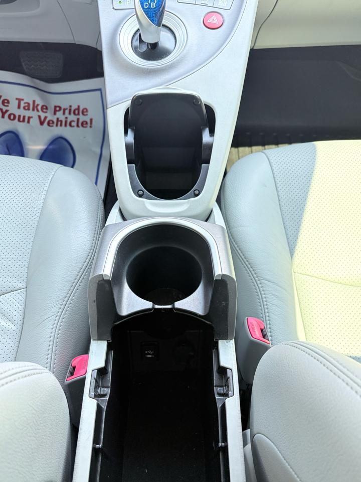 Toyota Prius Prius V 2012