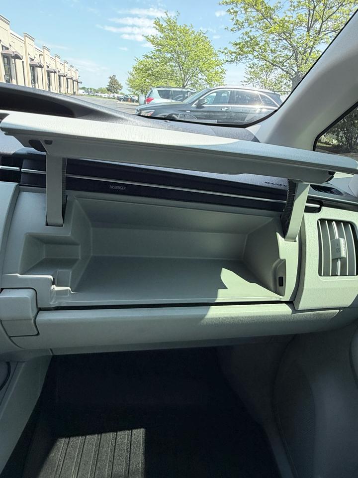 Toyota Prius Prius V 2012