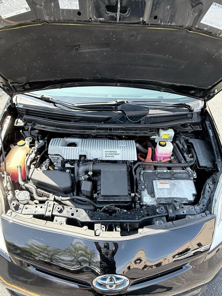 Toyota Prius Prius V 2012