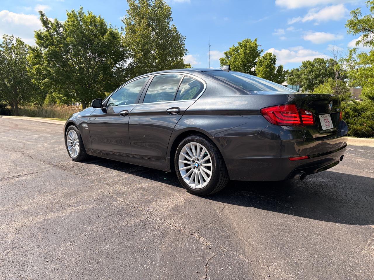BMW 5-Series 535xi 2011