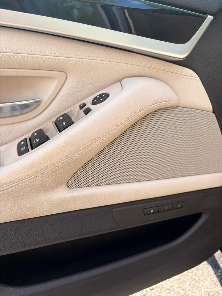 BMW 5-Series 535xi 2011