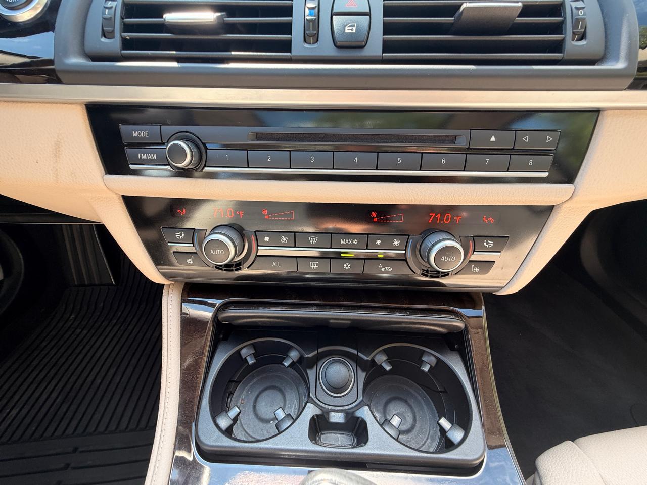 BMW 5-Series 535xi 2011