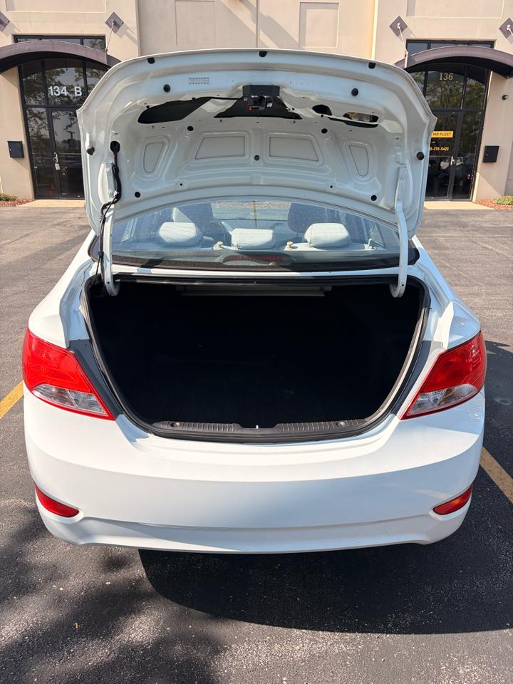 Hyundai Accent SE 4-Door 6A 2017
