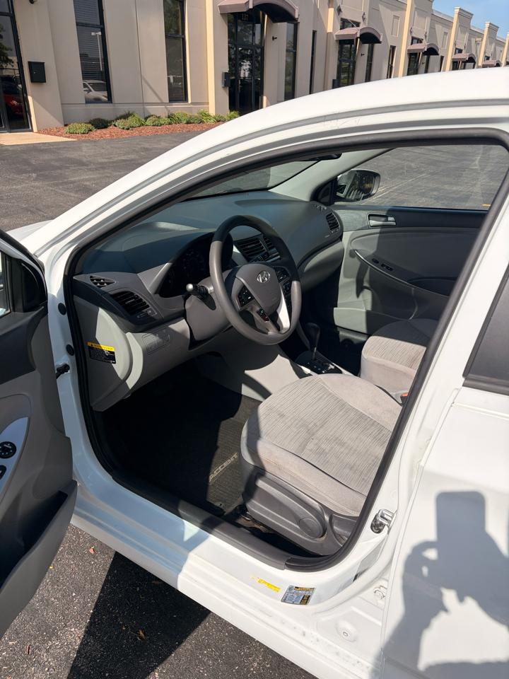 Hyundai Accent SE 4-Door 6A 2017