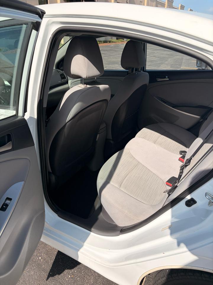 Hyundai Accent SE 4-Door 6A 2017