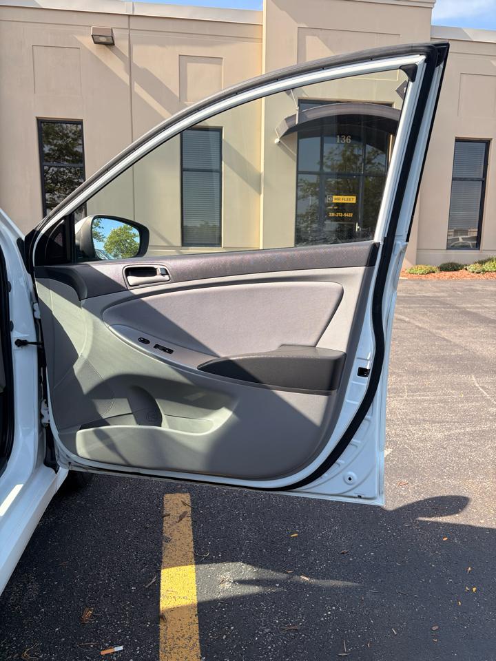 Hyundai Accent SE 4-Door 6A 2017