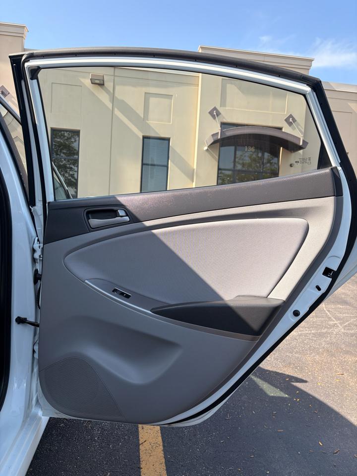 Hyundai Accent SE 4-Door 6A 2017