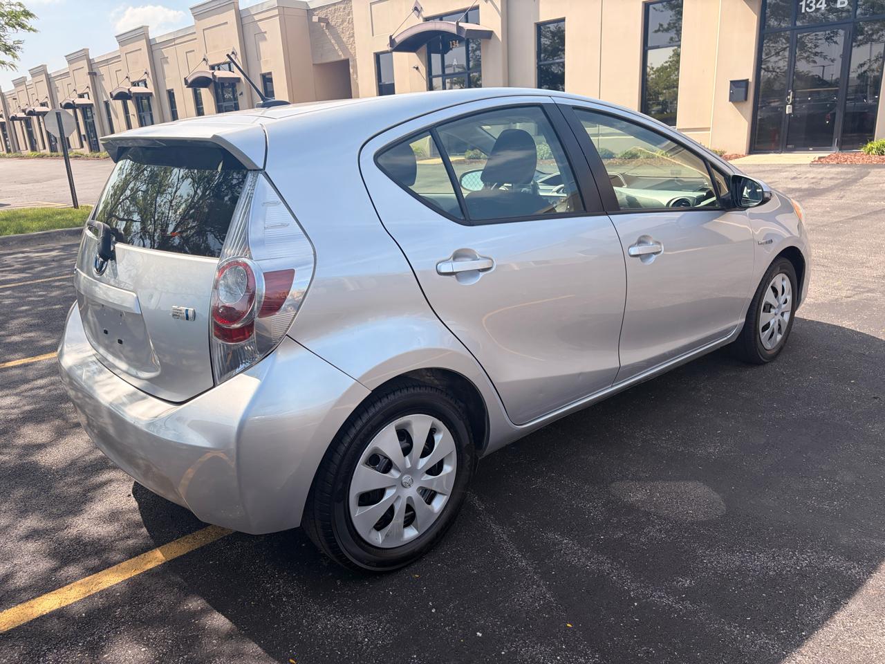 Toyota Prius c One 2012