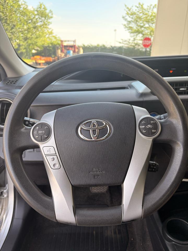 Toyota Prius c One 2012