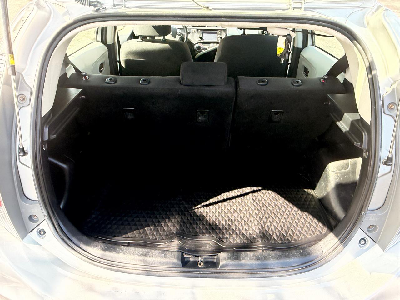 Toyota Prius c One 2012