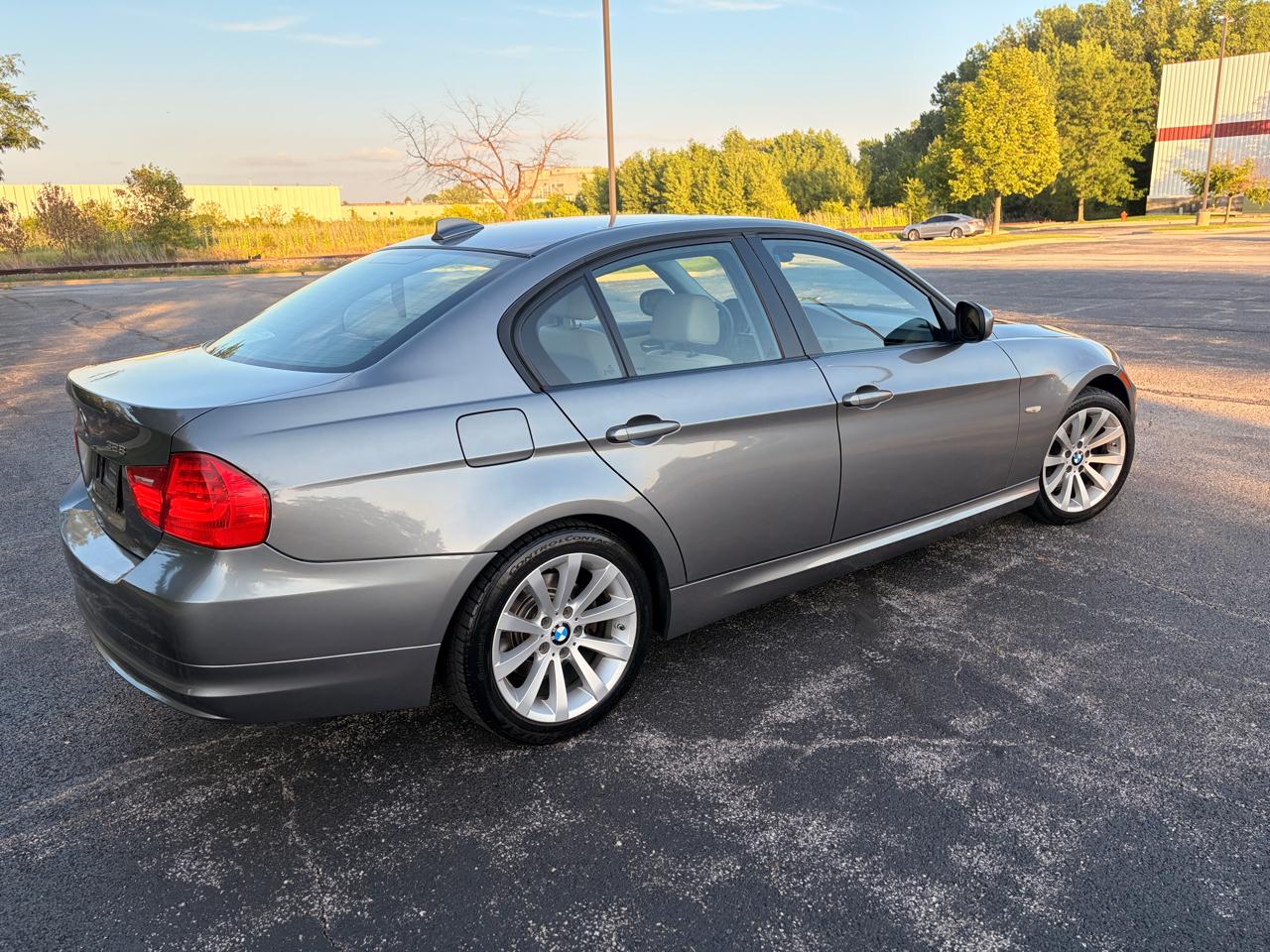 BMW 3-Series 328i 2011