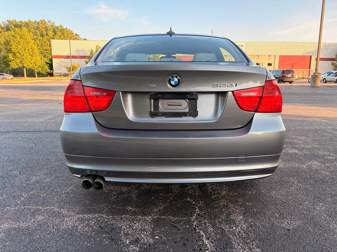 BMW 3-Series 328i 2011