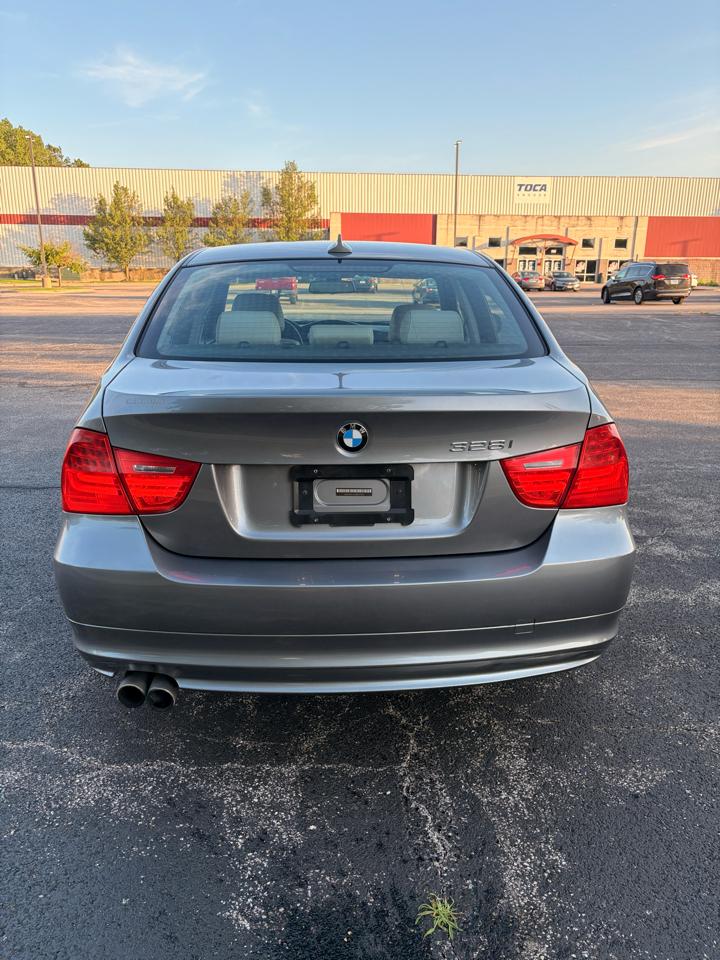 BMW 3-Series 328i 2011