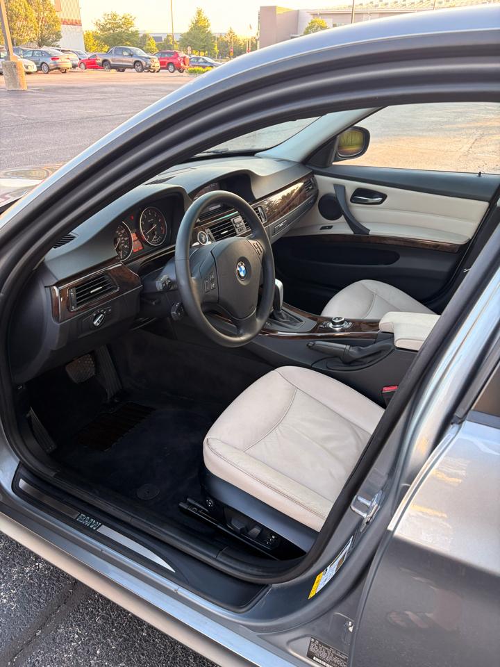 BMW 3-Series 328i 2011