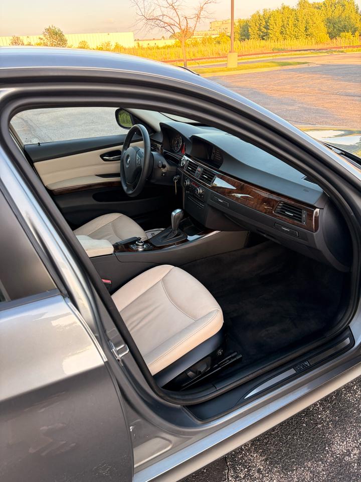 BMW 3-Series 328i 2011