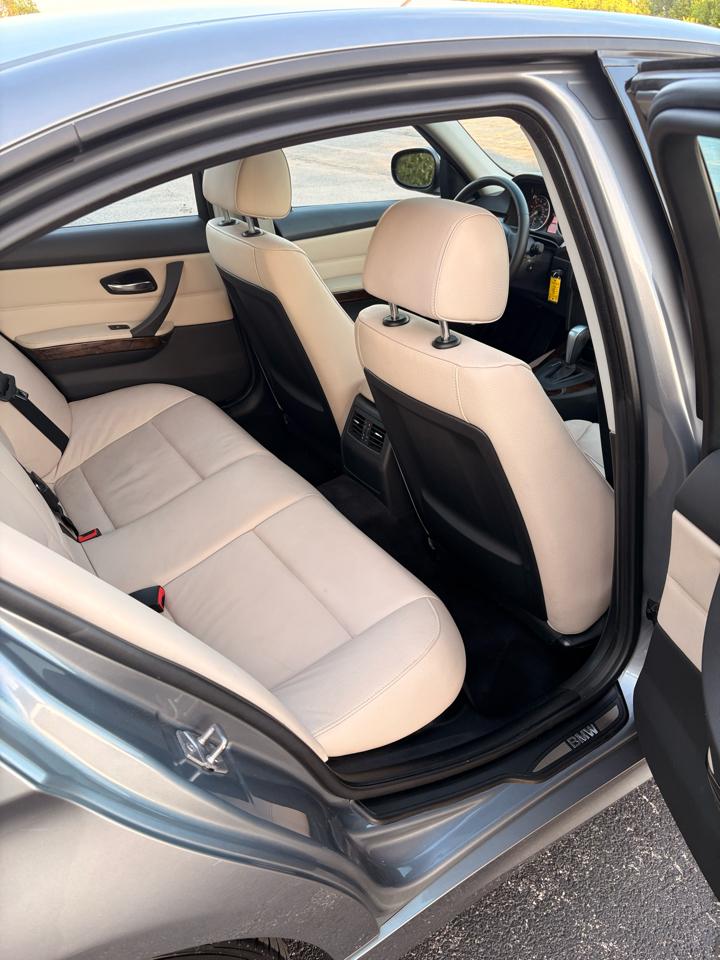 BMW 3-Series 328i 2011
