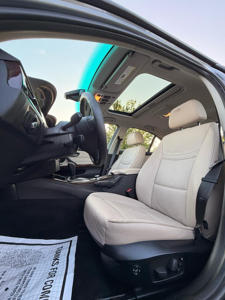 BMW 3-Series 328i 2011