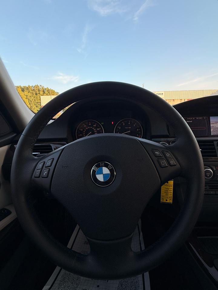 BMW 3-Series 328i 2011