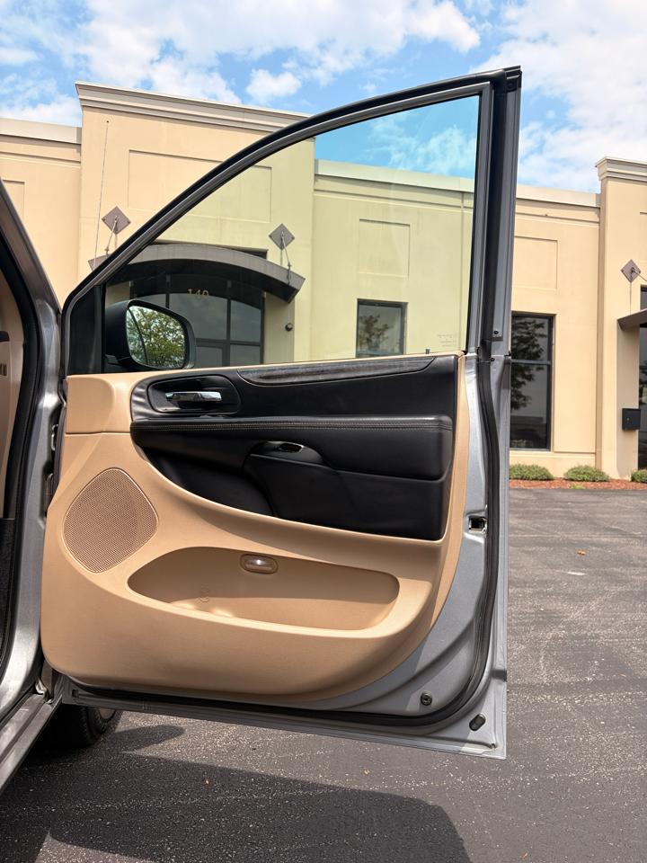 Dodge Grand Caravan SE 2013