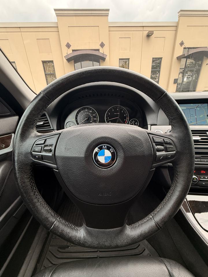 BMW 5-Series 535xi 2011