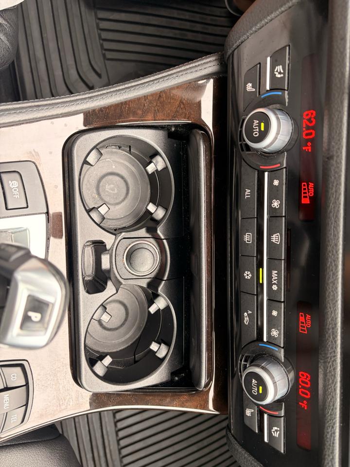 BMW 5-Series 535xi 2011