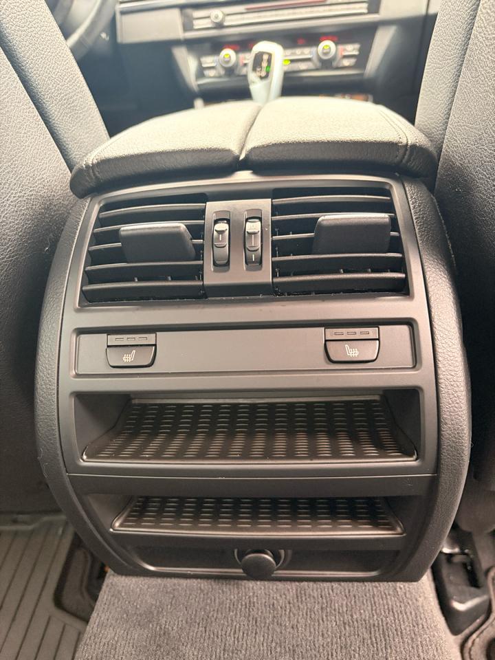 BMW 5-Series 535xi 2011