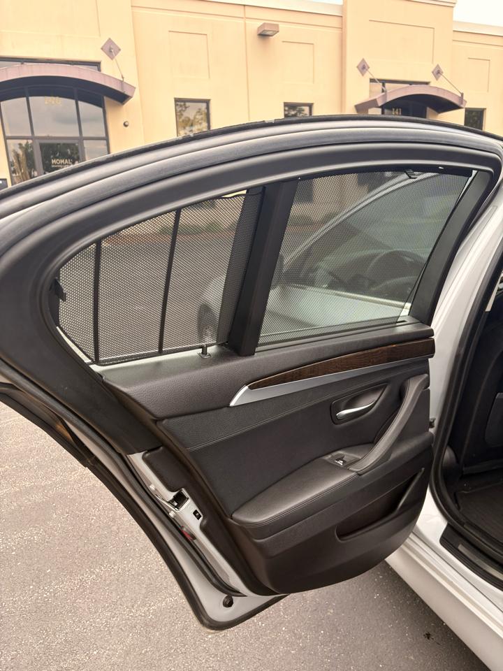 BMW 5-Series 535xi 2011