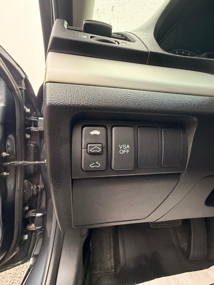 Acura TSX 5-speed AT with Navigation 2007