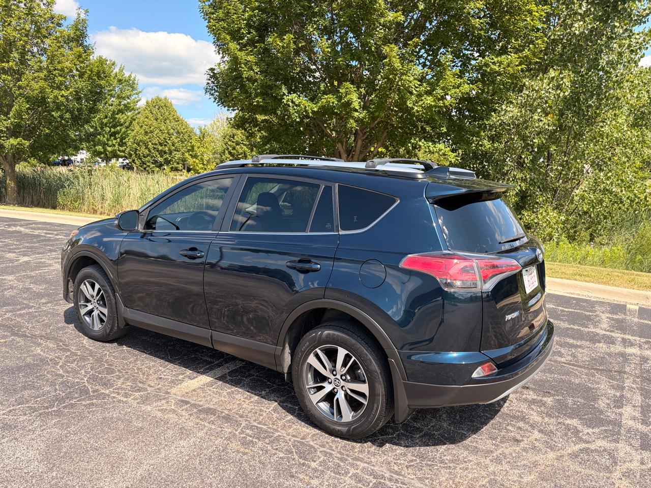 Toyota RAV4 XLE AWD 2018