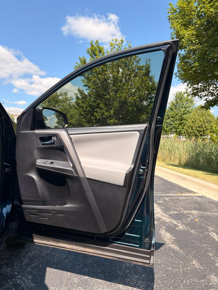 Toyota RAV4 XLE AWD 2018