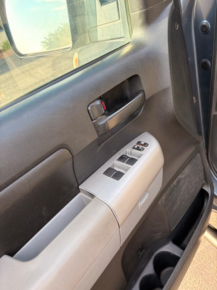 Toyota Tundra SR5 Double Cab 5.7L 2WD 2008