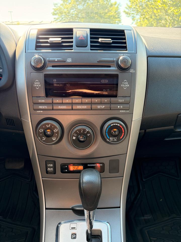 Toyota Corolla S 2011