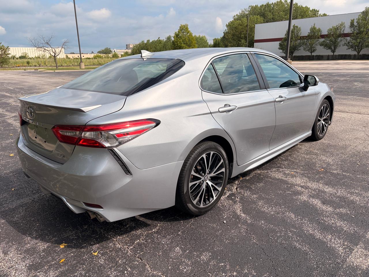 Toyota Camry SE 2019