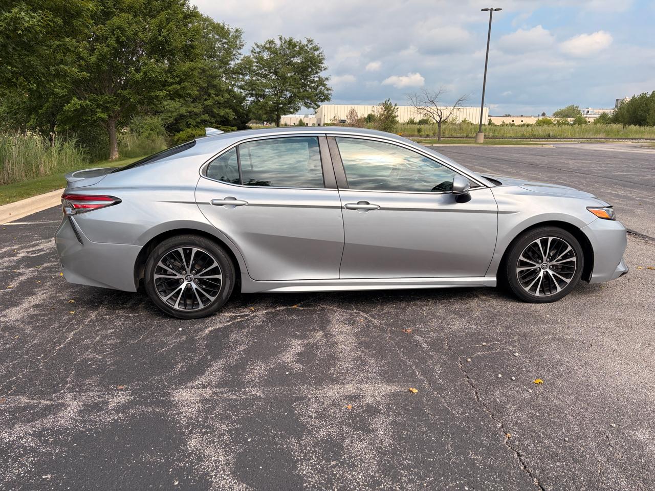 Toyota Camry SE 2019
