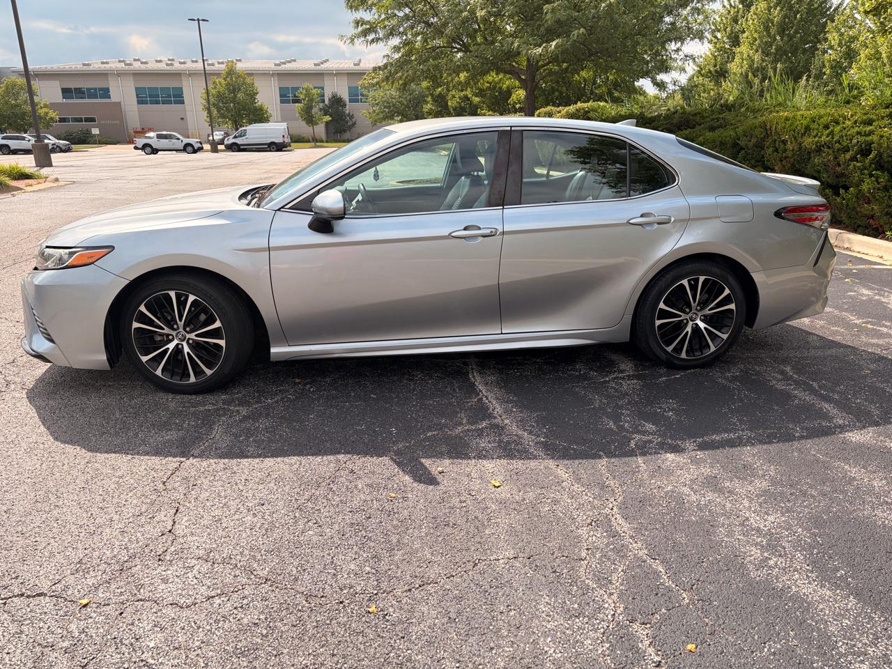 Toyota Camry SE 2019