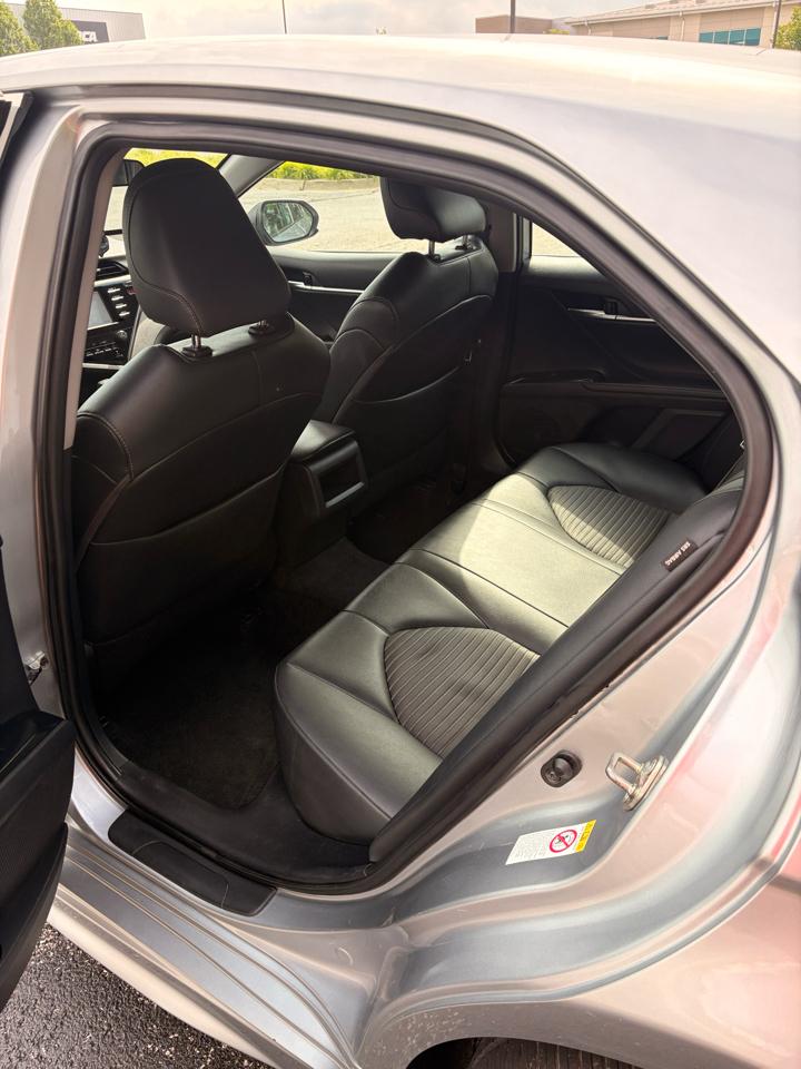 Toyota Camry SE 2019