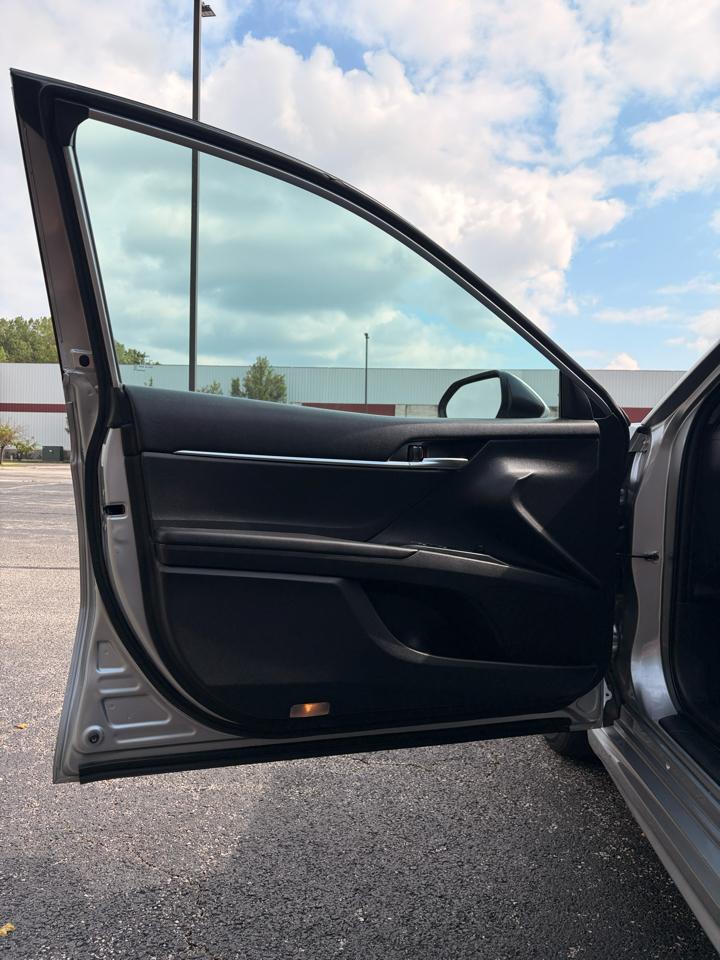 Toyota Camry SE 2019