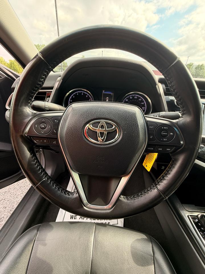 Toyota Camry SE 2019