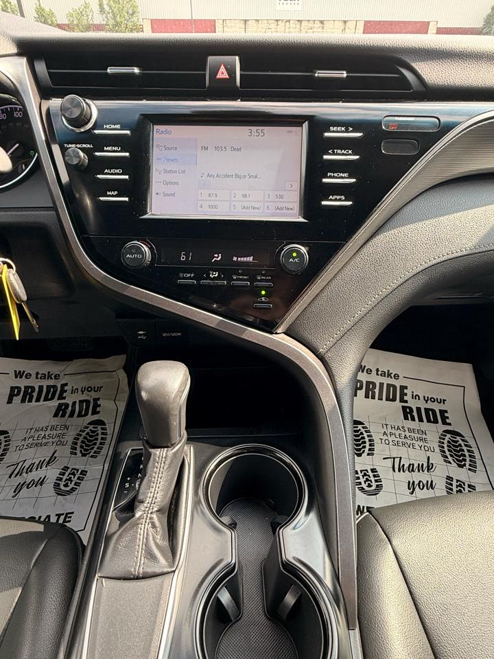 Toyota Camry SE 2019