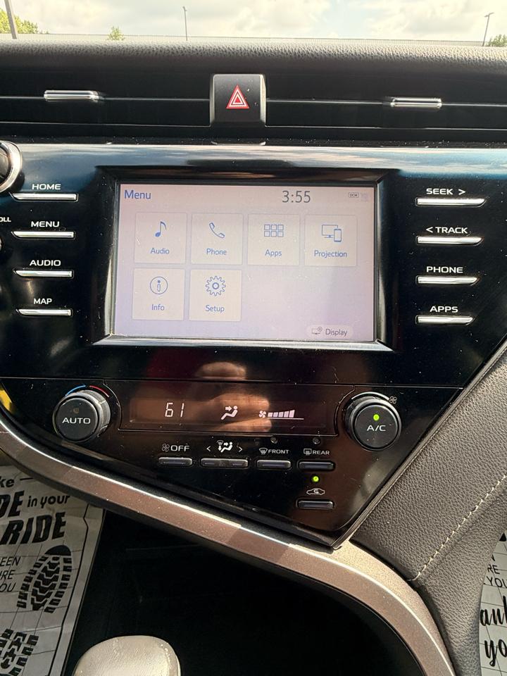 Toyota Camry SE 2019