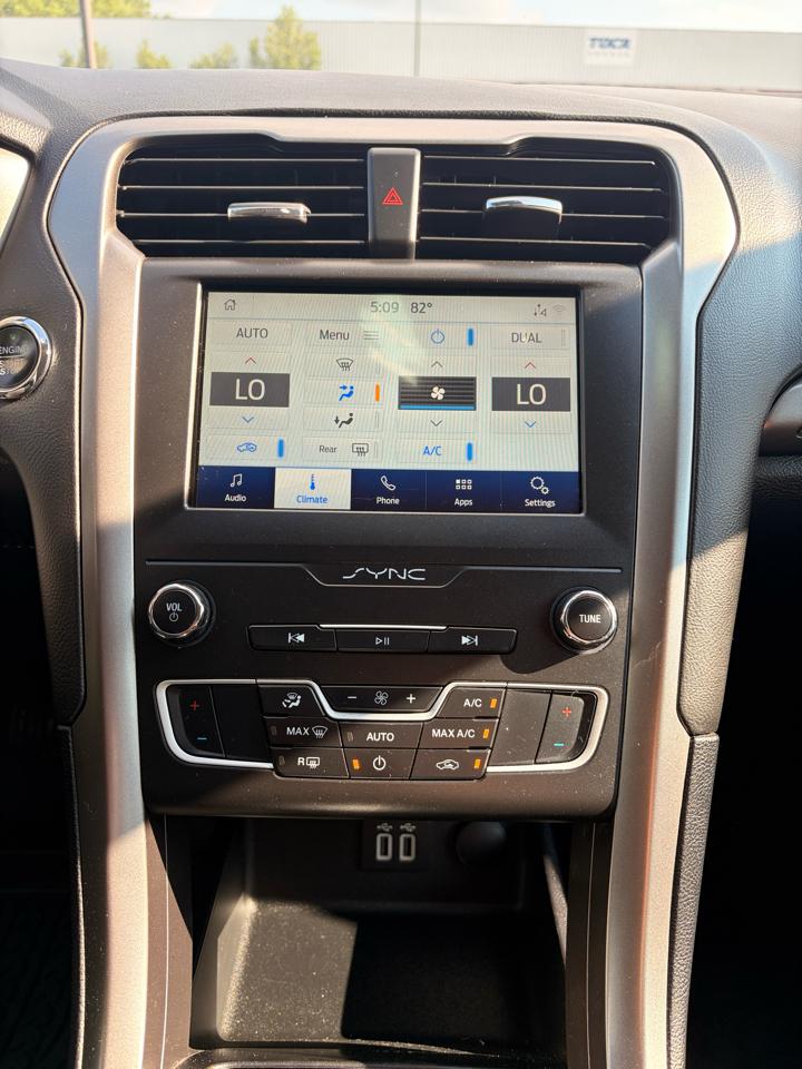 Ford Fusion SE 2020