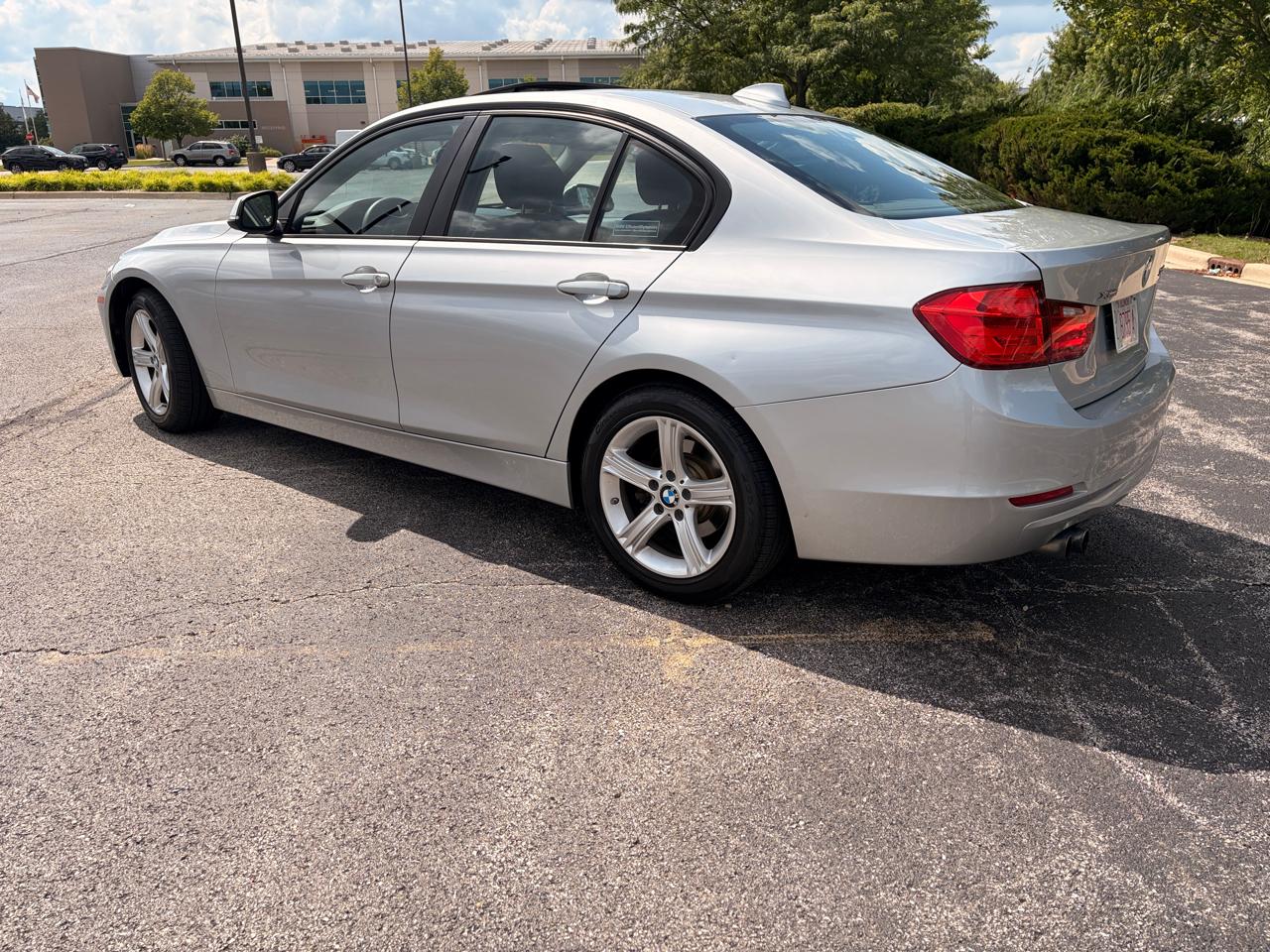 BMW 3-Series 328i xDrive Sedan 2013