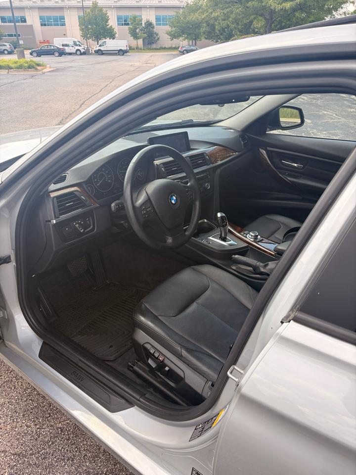 BMW 3-Series 328i xDrive Sedan 2013