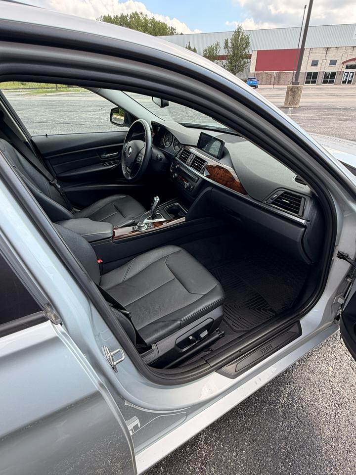 BMW 3-Series 328i xDrive Sedan 2013