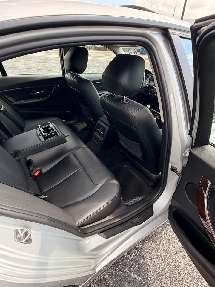 BMW 3-Series 328i xDrive Sedan 2013