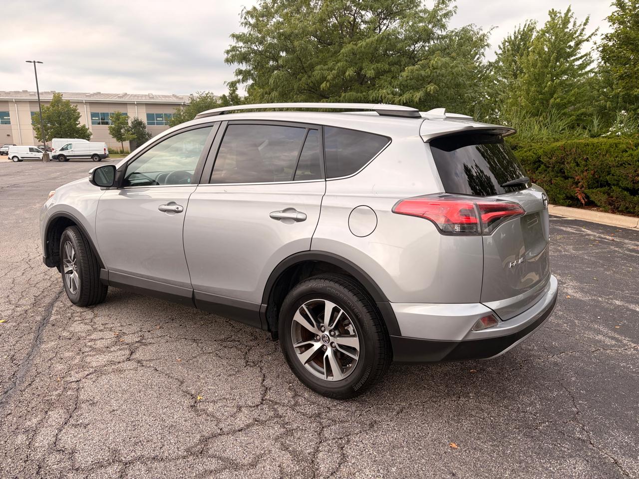 Toyota RAV4 XLE FWD 2018