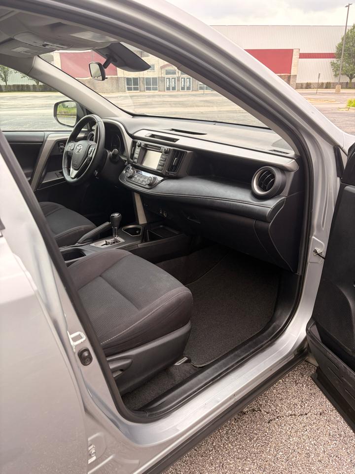 Toyota RAV4 XLE FWD 2018