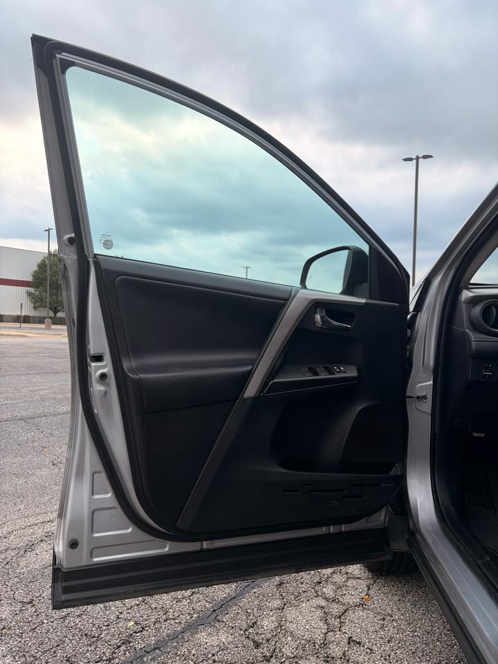 Toyota RAV4 XLE FWD 2018