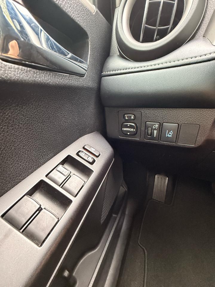 Toyota RAV4 XLE FWD 2018
