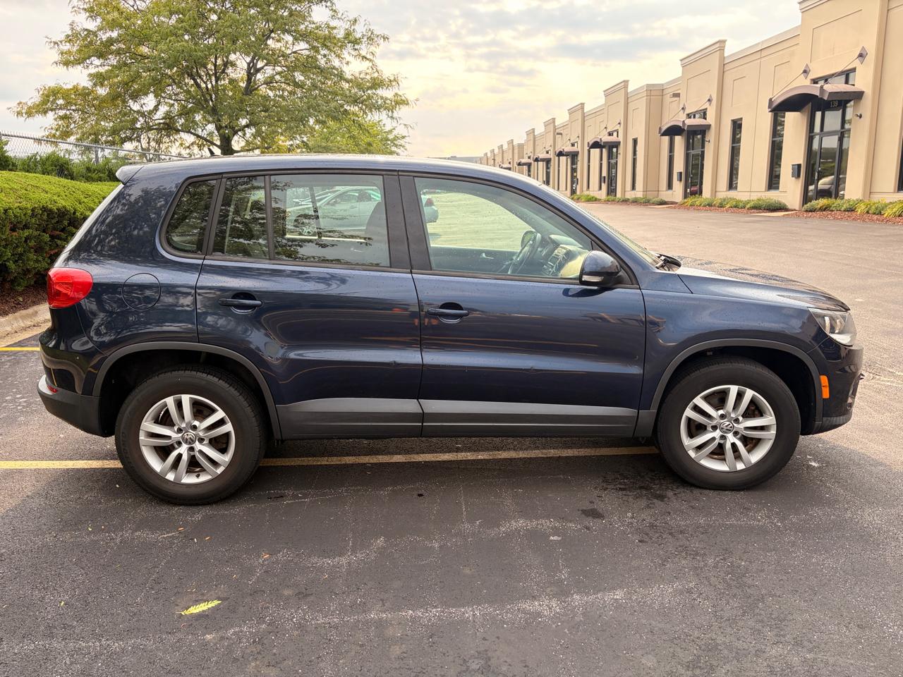 Volkswagen Tiguan S 2013